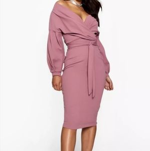 Boohoo Dress - BRAND NEW!! NEVER WORN!!